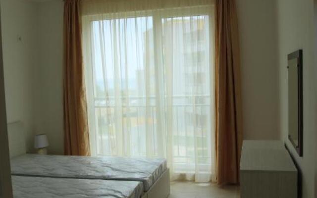 Sea Life Apartments Sinemorets