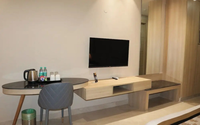 Infinity Stays - Hotel Near Medanta
