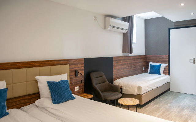 Amsterdam Lake Hotel