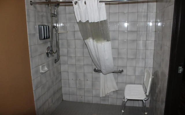 Select Inn Maple Grove