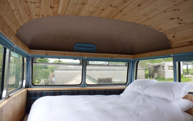 Ceridwen Glamping, Double decker Bus and Yurts