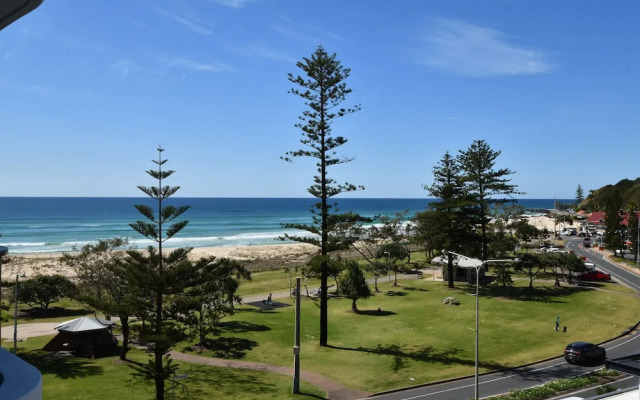 X Kirra Apartments