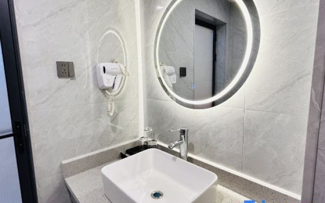 Chengzi Hotel (Yihuang Xueqian Street Fengshenxiang Pedestrian Street) – Bathroom – Yihuang