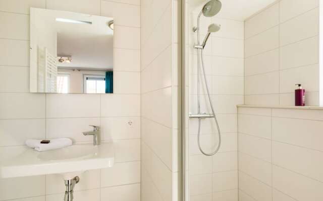 Luxurious Stately Villa With 3 Bathrooms, 1km From the Beach