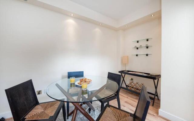 CAPITAL One Bedroom Flat Chelsea Cloisters 724