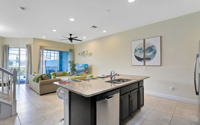 Simply Comfort Amazing 5bd Townhouse