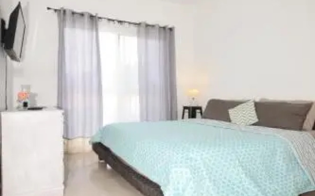 Carlota Guest House