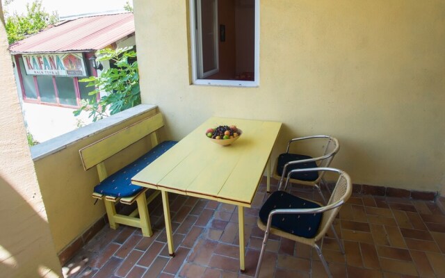 Apartment Fellini