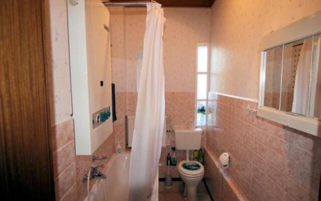Laatzen Private Apartment