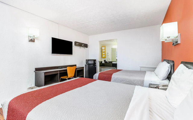 Relax Inn by OYO Columbus OH I 70