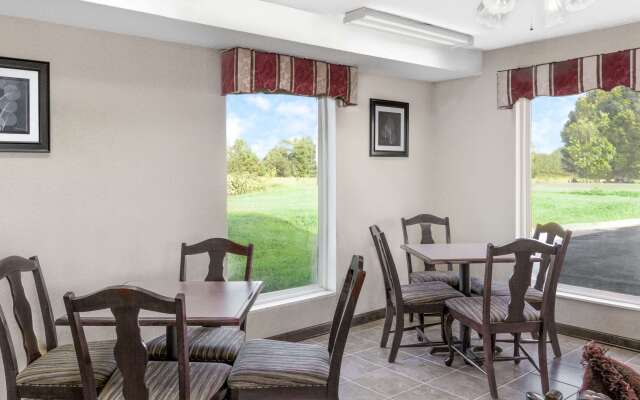 Super 8 by Wyndham Whiteville