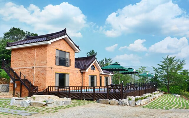 Sancheong Skylight Lake Pension