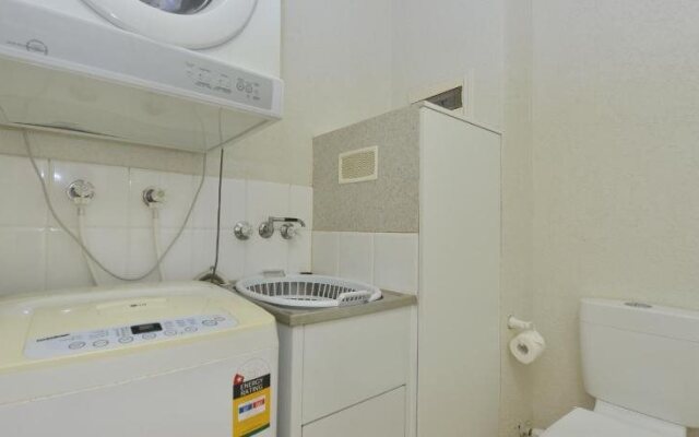 Retro Port Douglas Apartments