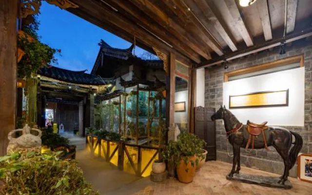 Lijiang Jinli Chinese Courtyard Inn