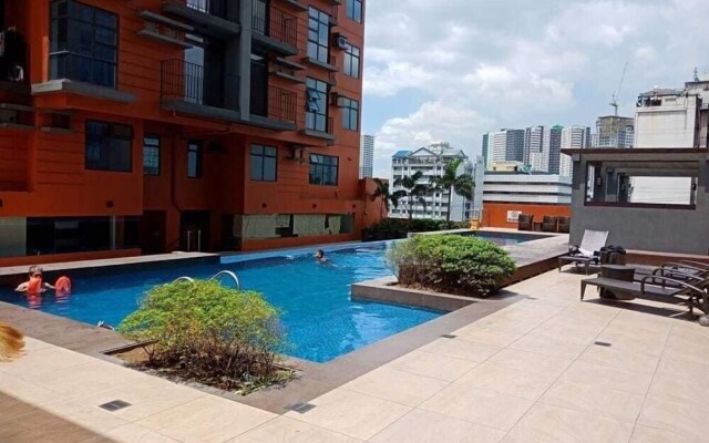 Remarkable 2-bedroom Condo Unit in Quezon City