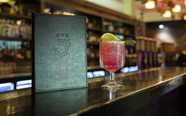 Pullman Reef Hotel Casino