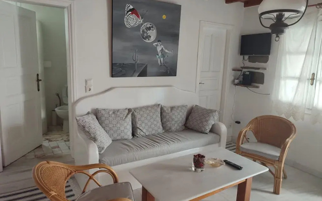 Ornos Beachside 2 Bd Stylish House