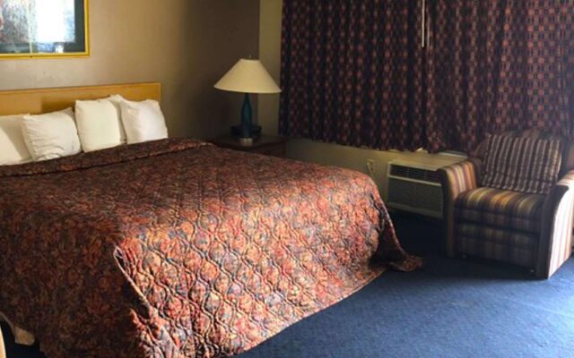 Village Inn Motel Holt