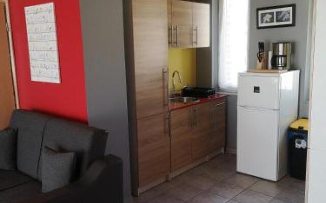 Universtreet Apartman
