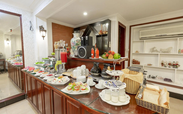 Hanoi Little Town Hotel