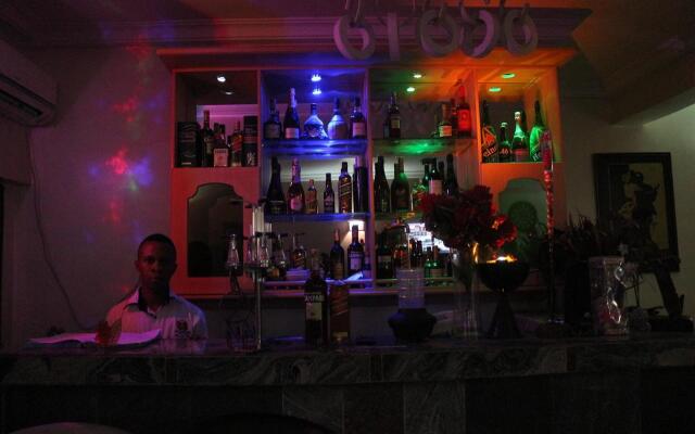 Albert Suites
