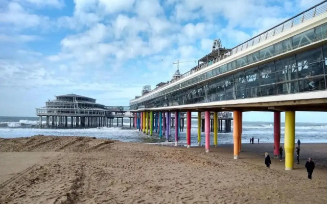Apartment in Den Haag With Balcony
