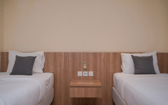 Comfy and Minimalist Studio (No Kitchen) Apartment Great Western – Guest Rooms – Tangerang
