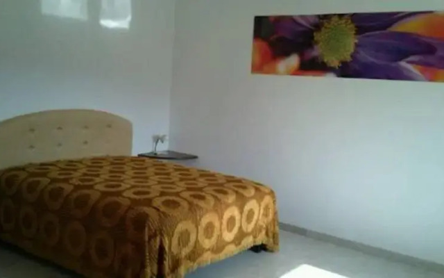 Appartamento In Villa Con Giardino