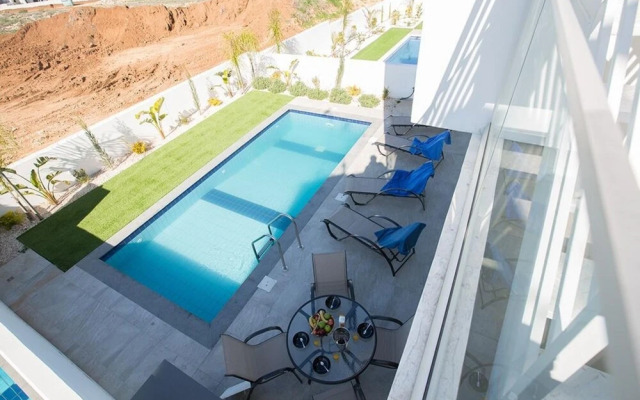 Villa Natasa AQ Ol25