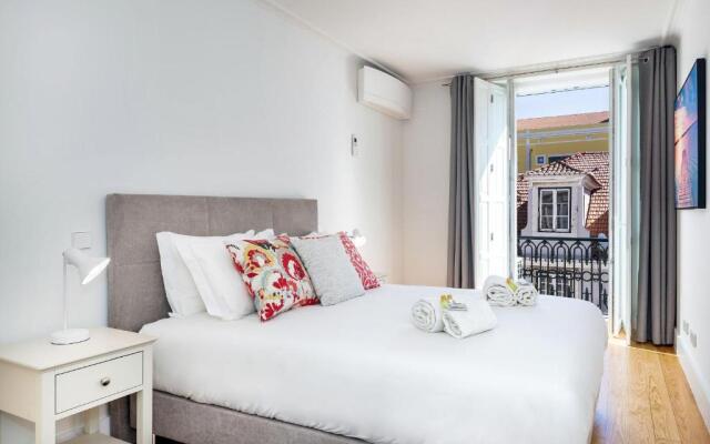 Amazing 1BDR Apartment in Chiado by LovelyStay