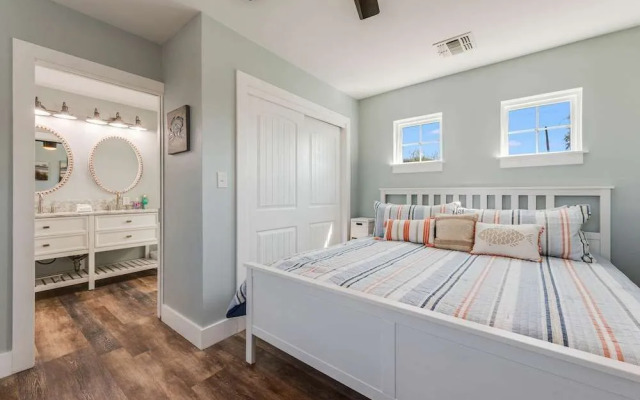 Ew429-chillin at the Beach