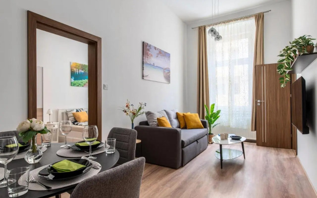 Kiraly Apartment