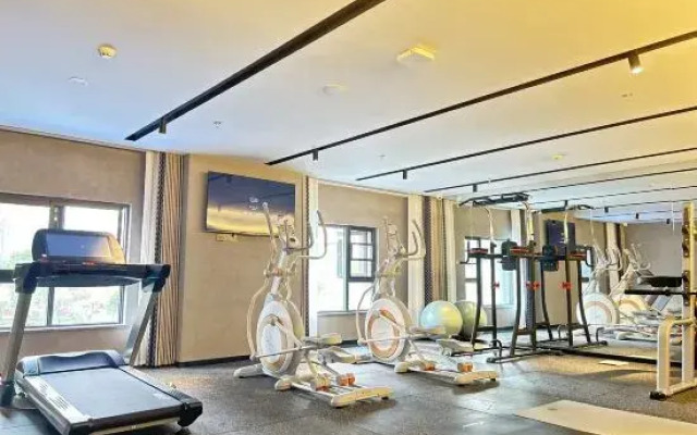 Kyriad Hotel (Yangzhou Slender West Lake Wugang Wanda Plaza)