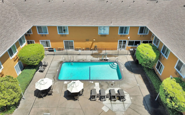 Quality Inn near Six Flags Discovery Kingdom - Napa Valley