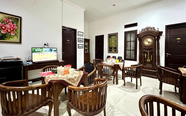 D Maktab Syariah Mitra RedDoorz Malang