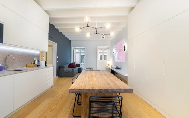 LS48 Prime Location Upscale Apartment