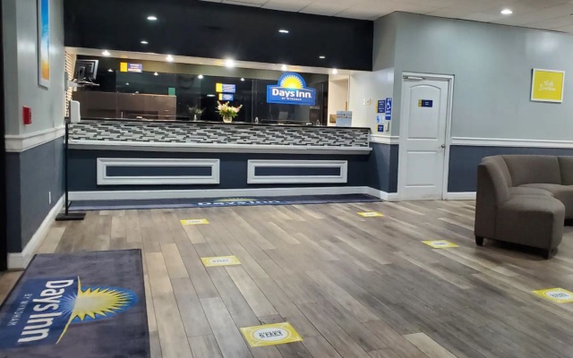 Days Inn by Wyndham Stuart