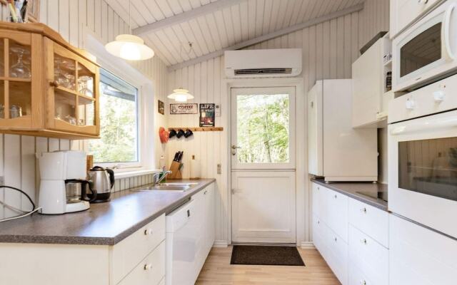 8 Person Holiday Home in Roslev
