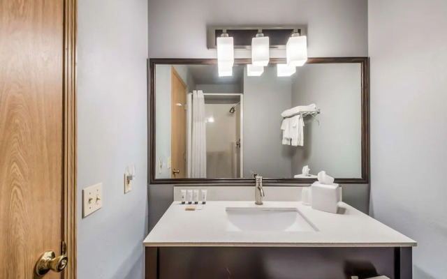 Days Inn and Suites Sequim