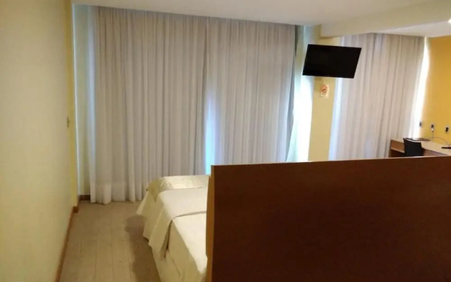 Hotel Brisa Tropical de Macae