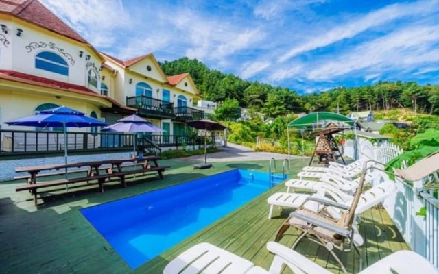 Gapyeong Haetrak Pool Villa Pension