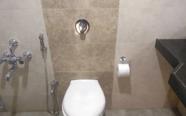 Hotel V Star by OYO Rooms