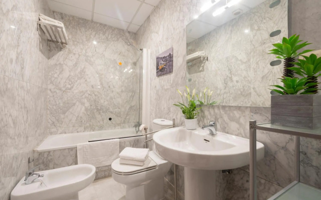 APARTAMENTO CENTRO NUEVA DE LA VIRGEN 2+free parking