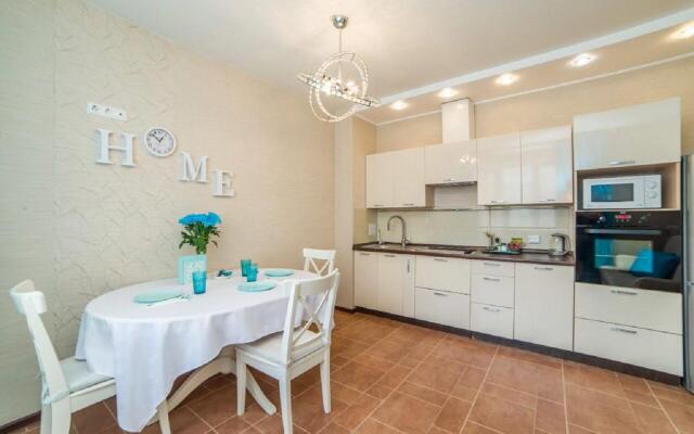 Европа Центр на улице Фролова 29