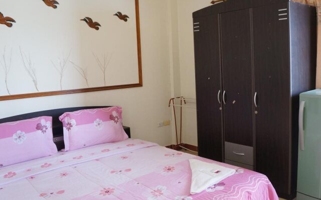 Phuttipong Apartment
