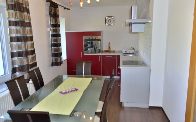 Apartmaji bungalovi i sotorisce Silva