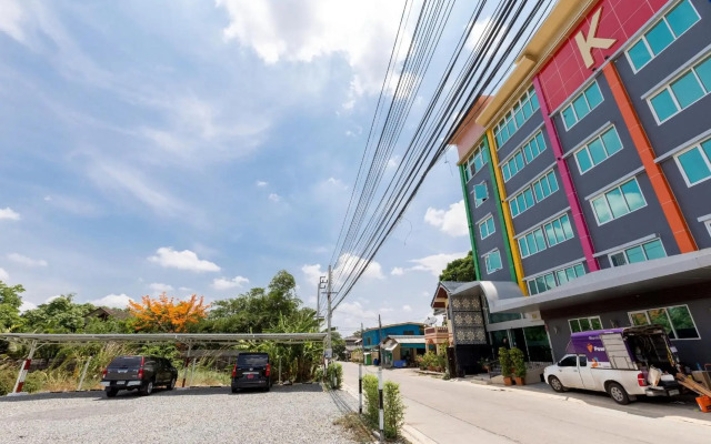 RoomQuest Suvarnabhumi Airport Rom Klao