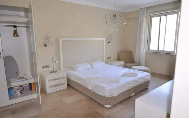 Gold City Apartment