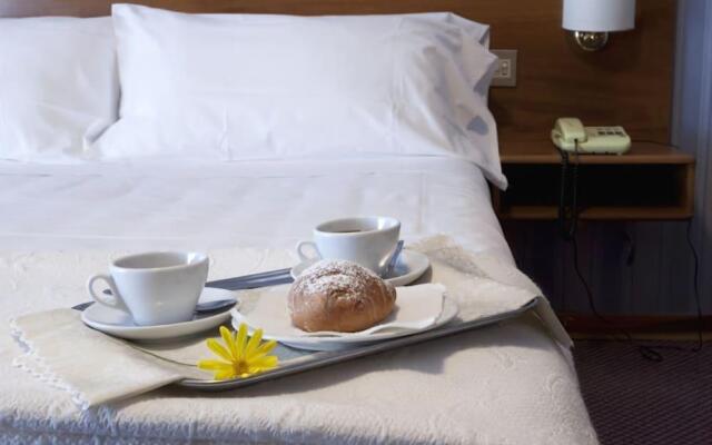 Hotel De La Ville Central