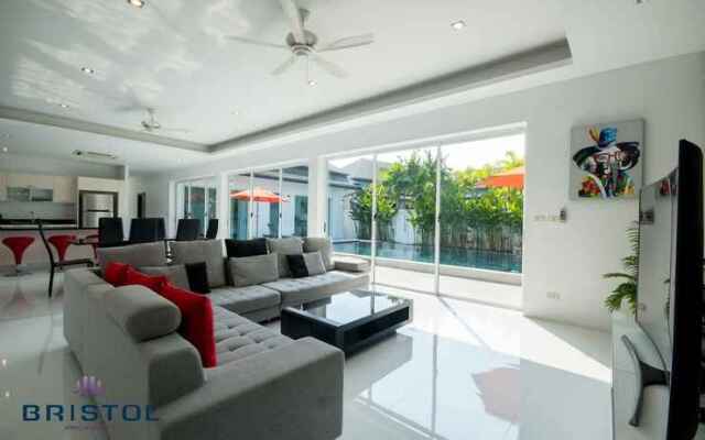 Kamala Contemporary 3 Bedrooms Pool Villa